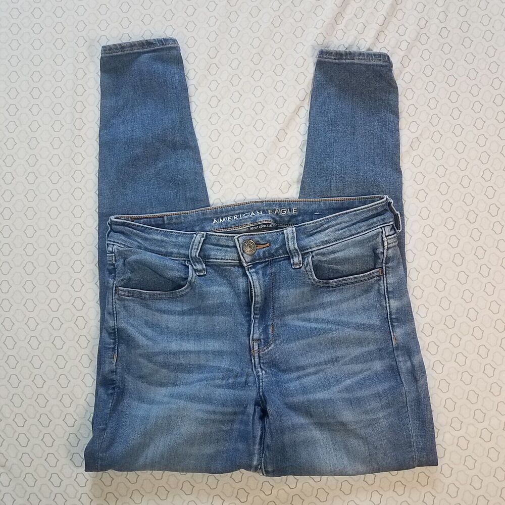 American Eagle Outfitters Size 6 Short Women’s Slim Jeans Light Wash